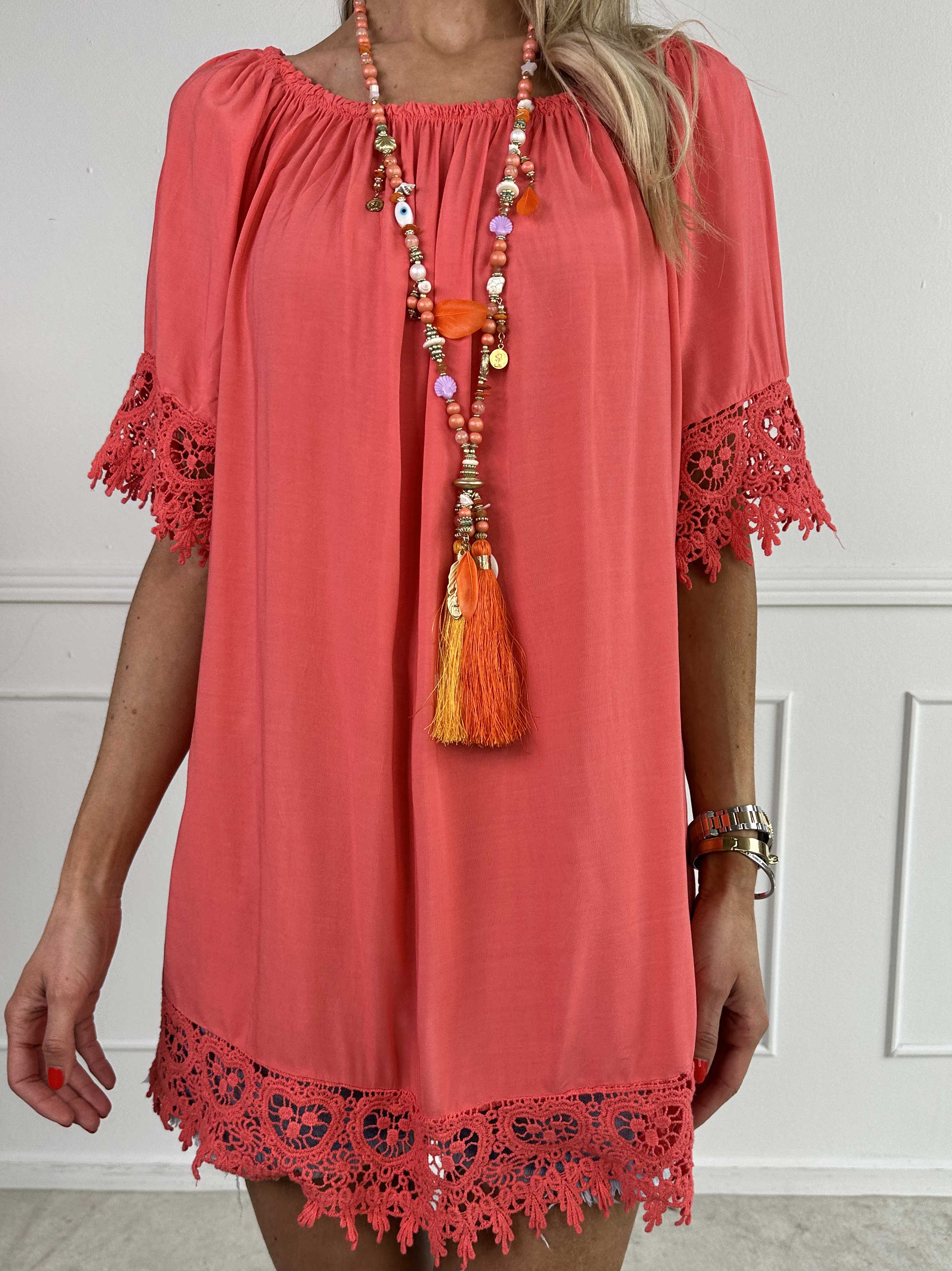 Carnelia - Söt tunikaklänning i viskos med broderade kanter